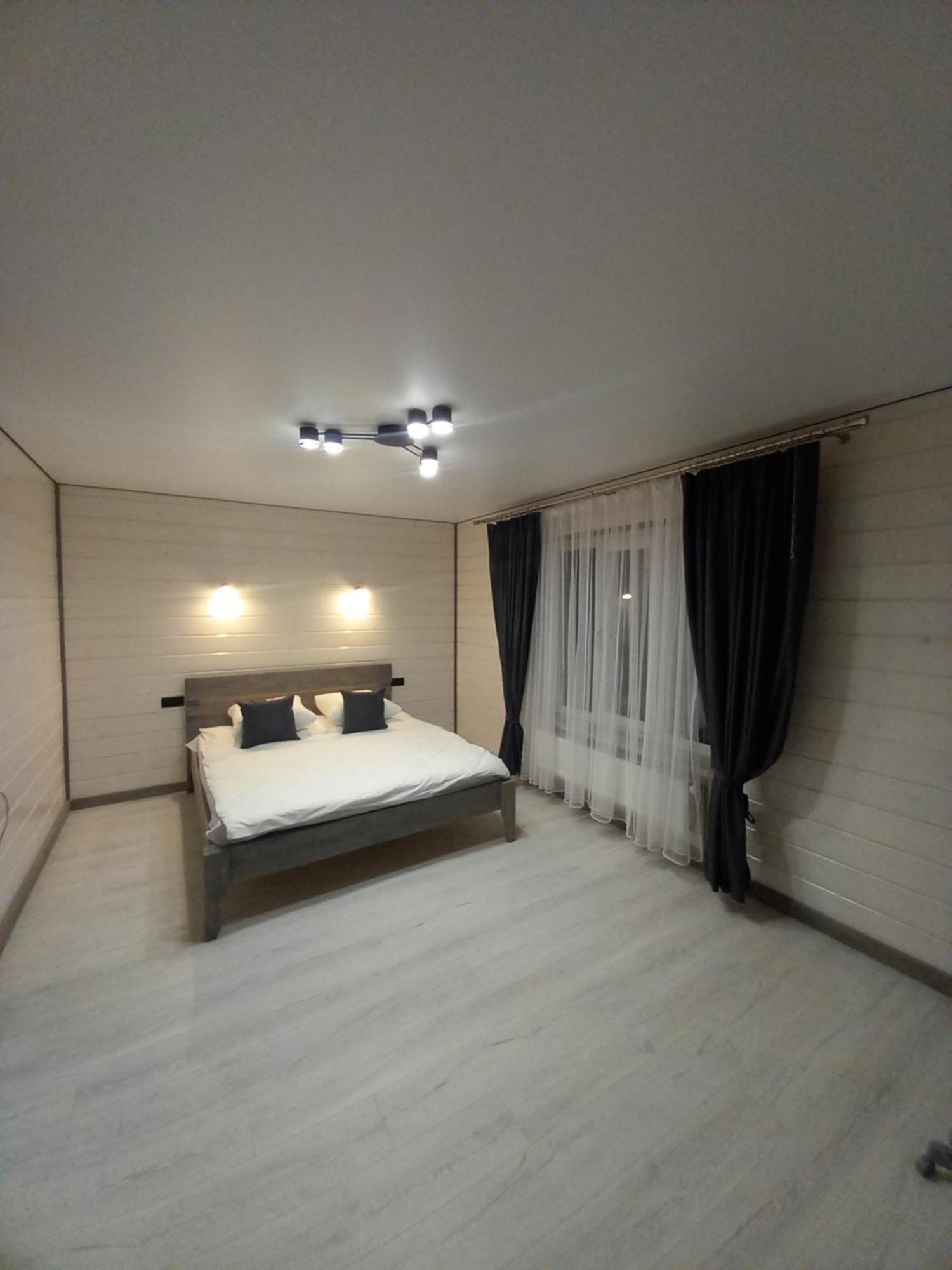 Між Тростяном Та Рікою Villa Slavske Room photo