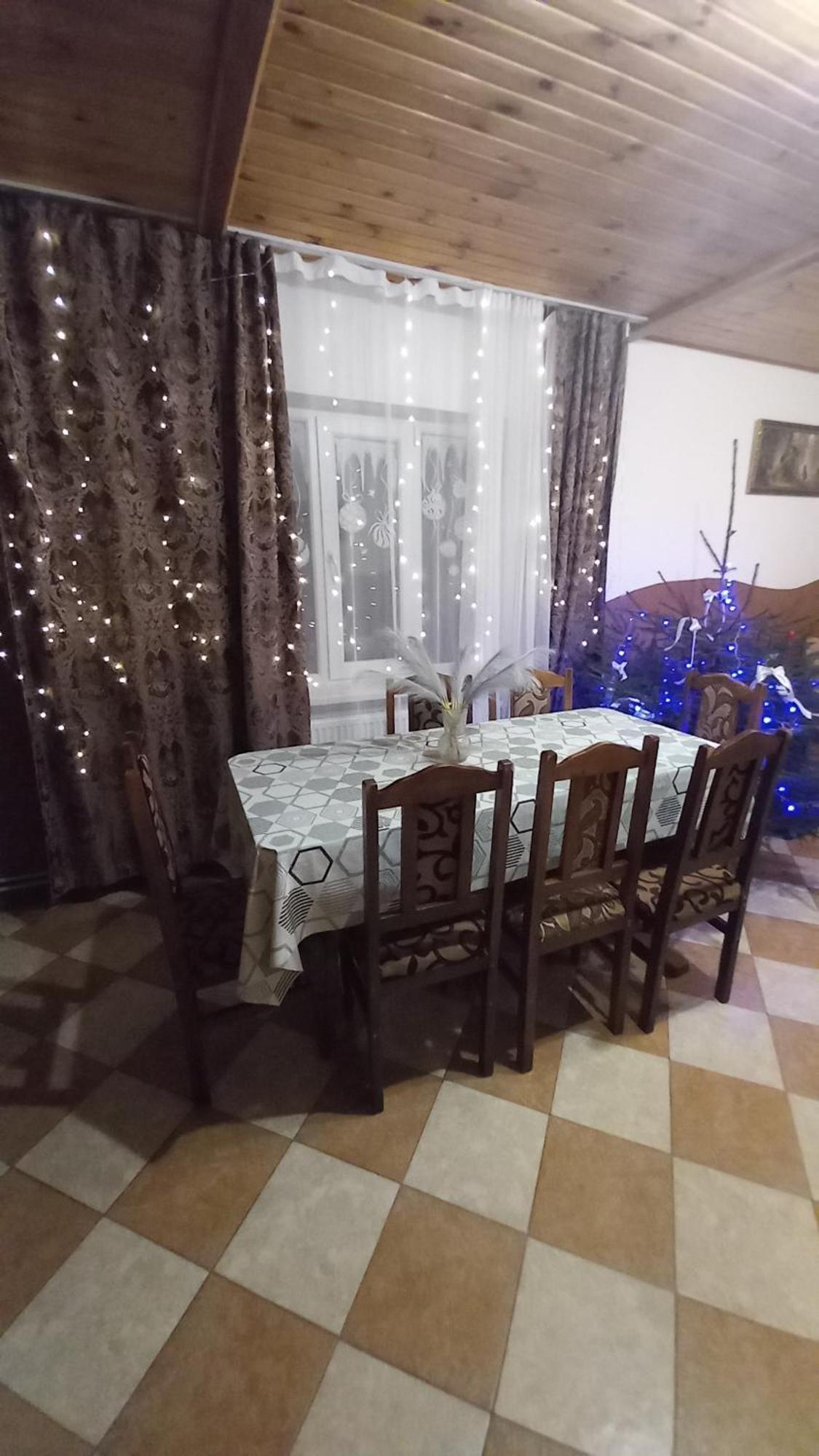 Між Тростяном Та Рікою Villa Slavske Room photo